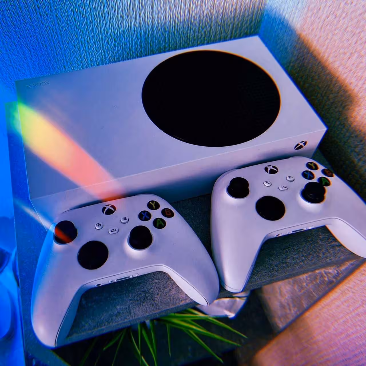 XBOX Series S 512Gb SSD + 2 оригинал геймпада \ магазин GAMEtop (1 / 8)