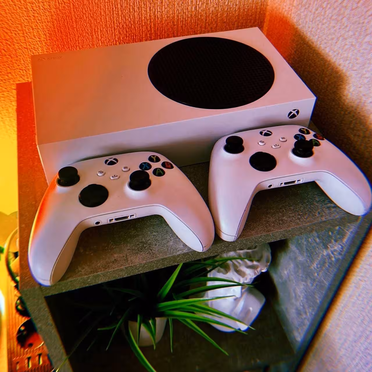 XBOX Series S 512Gb SSD + 2 оригинал геймпада \ магазин GAMEtop (2 / 8)