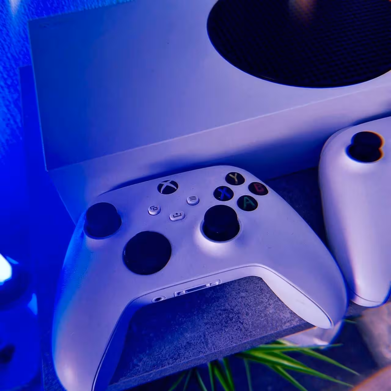 XBOX Series S 512Gb SSD + 2 оригинал геймпада \ магазин GAMEtop (3 / 8)