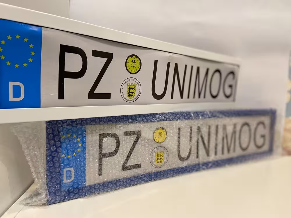 Рамки металлические под номерные знаки рамка для номера (1 / 4)
