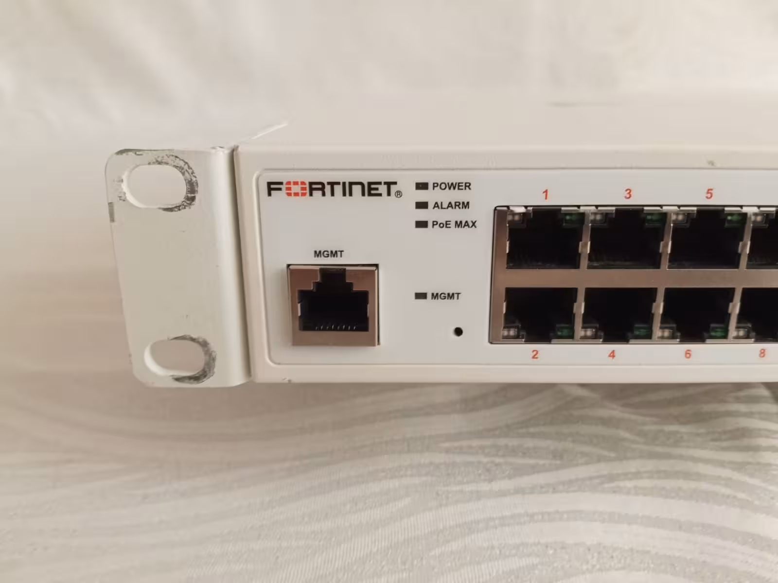 Коммутатор Fortinet FortiSwitch 448D-FPOE, 48хGE, 4x10GE SFP+, PoE+ (2 / 6)