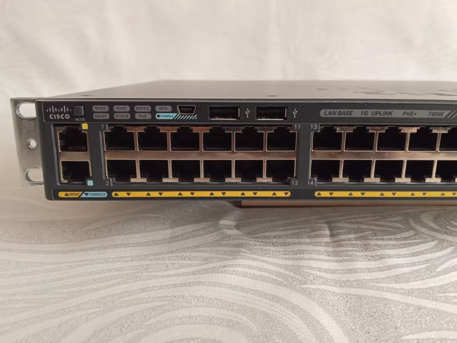 Коммутатор Cisco WS-C2960X-48FPS-L, 48 х GE, 4 x GE SFP, PoE+, L3 (2 / 6)