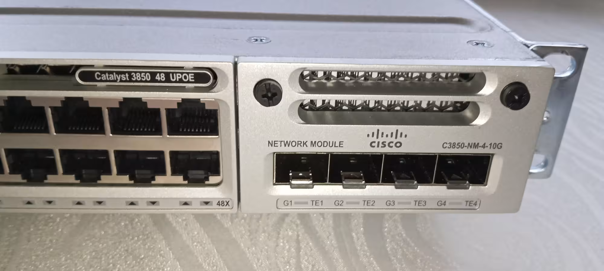 Коммутатор Cisco WS-C3850-48U-E, 48x1GE, 4х10GE SFP+, UPOE, IP Service (3 / 5)