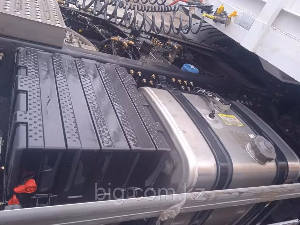 Седельный тягач SHACMAN Х5000 6х4 (6 / 10)