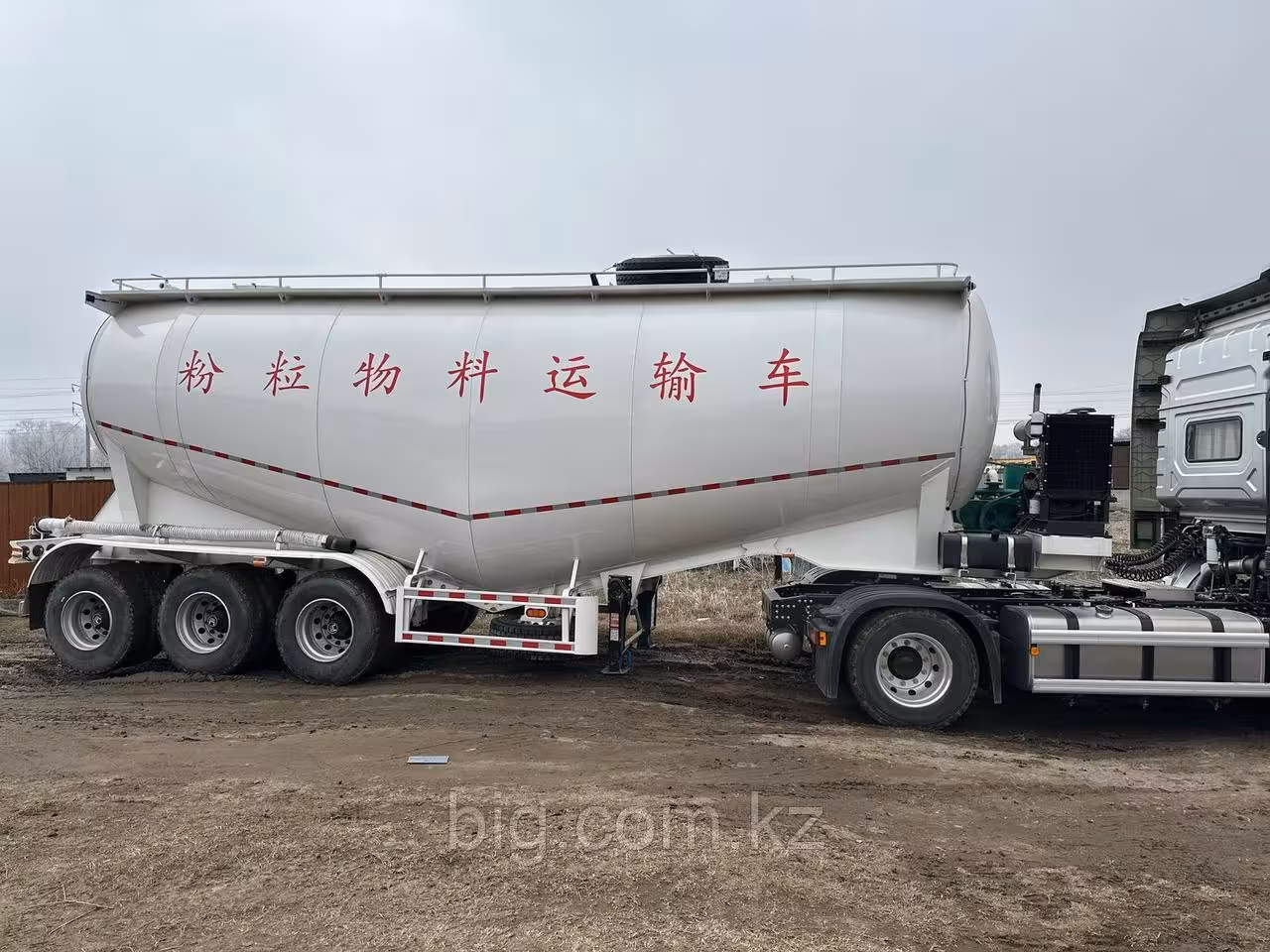 Полуприцеп-цементовоз, 45м3, ZНENGCHI (1 / 7)