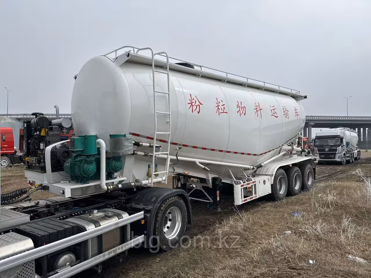 Полуприцеп-цементовоз, 45м3, ZНENGCHI (7 / 7)