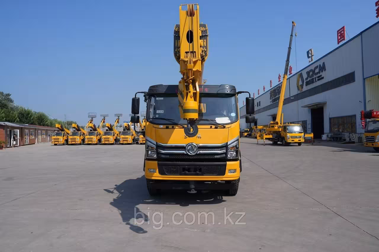 Автокран Dongfeng , 12т (2 / 2)