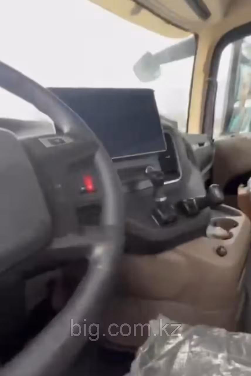 Тягач Shacman (Shaanxi) S6000 (4 / 10)