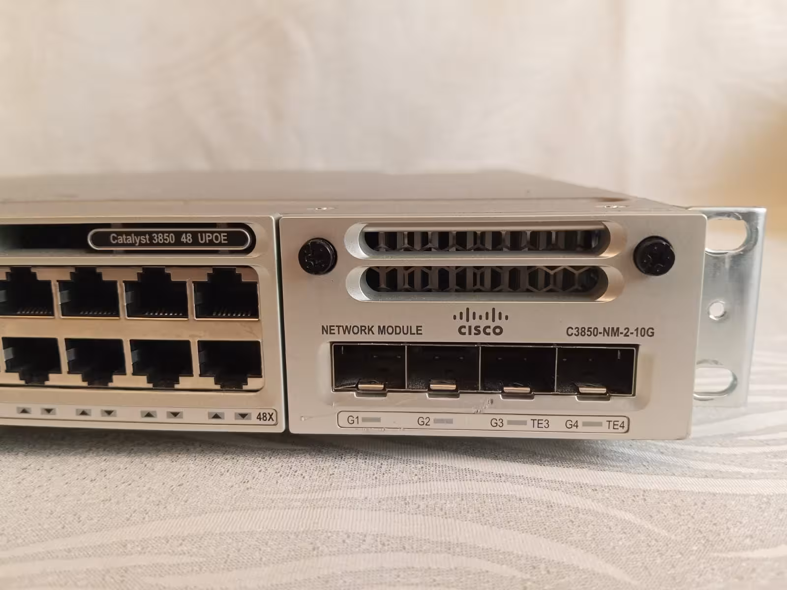 Коммутатор Cisco WS-C3850-48U-L, 48x1GE, 2x10GE SFP+, UPOE, LAN Base (2 / 6)
