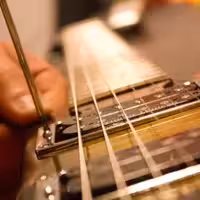 Ремонт гитар, гитарная мастерская