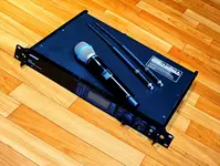 Профессиональный вокальный радиомикрофон SHURE UR24S/BETA87A