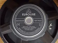 18-дюймовые динамики BEHRINGER 18SW1600D8