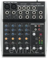 Микшер BEHRINGER XENYX 802S