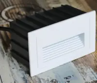 Грунтовый светодиодный светильник с угловым свечением