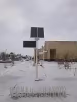 Светодиодный экран на Солнечных панелях.