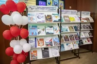 Изготовление информационных стендов и пресстен