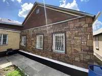 5 ком дом в р-не Жаровни. Все коммуникации центральные. Дом кирпичный