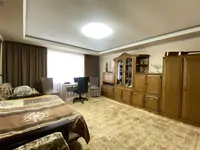 5 ком дом в р-не Жаровни. Все коммуникации центральные. Дом кирпичный