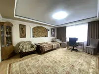 5 ком дом в р-не Жаровни. Все коммуникации центральные. Дом кирпичный