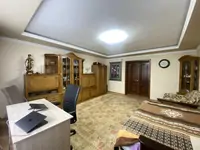 5 ком дом в р-не Жаровни. Все коммуникации центральные. Дом кирпичный