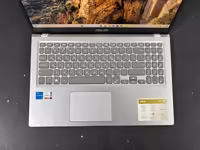 Ноутбук Asus CORE i5-11gen/8/SSD512 работает шустро