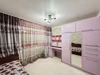 На 27-квартале предлагаем 4-комнатную квартиру на 2-этаже