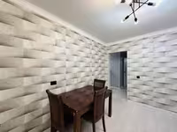 На 27-квартале предлагаем 4-комнатную квартиру на 2-этаже