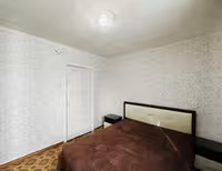 На 27-квартале предлагаем 4-комнатную квартиру на 1-этаже