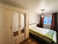 На 27-квартале предлагаем 3-комнатную квартиру на 2-этаже