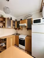 На 27-квартале предлагаем 2-комнатную квартиру на 3-этаже