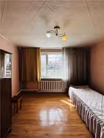 В п. Долинка предлагаем 4-комнатный дом с центральными коммуникациями