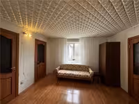 В п. Долинка предлагаем 4-комнатный дом с центральными коммуникациями