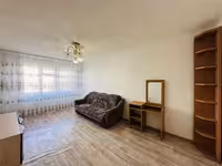 На 26-квартале предлагаем 2-комнатную квартиру на 2-этаже