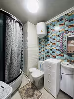 В п. Новодолинск предлагаем монолитный 2-этажный 6-комнатный дом