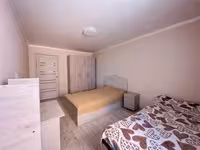 На 30-квартале предлагаем 2-комнатную квартиру на 2-этаже