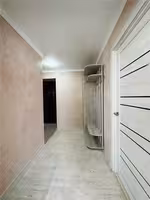 На 30-квартале предлагаем 2-комнатную квартиру на 2-этаже