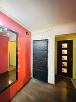 На 30-квартале предлагаем 2-комнатную квартиру на 2-этаже