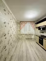 В нижнем Центр-3 предлагаем 3-комнатную квартиру на 2-этаже