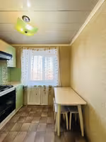 На 28-квартале предлагаем 2-комнатную квартиру на 3-этаже