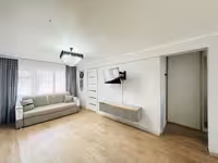 На 30-квартале предлагаем 3-комнатную квартиру на 1-этаже