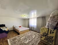 В совхозе Шахтинском предлагаем 2-этажный дом на 1-хозяина