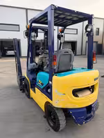 Вилочный погрузчик Komatsu 1Т с киповым захватом