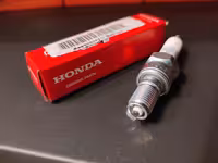 Свеча зажигания Honda Dio AF56,Honda CB. Хонда CRF CR8EH-9