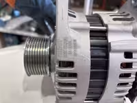 Генератор ГАЗ-3302 дв.CUMMINS ISF 2.8 14В 120А (контакт-фишка)