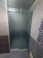 Душевые кабины под заказ, ограждения стекло