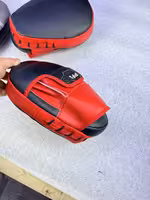 Тренерские лапы PFS Red Strike Pads боксерские лапы красно-черные ProfiFightingSport